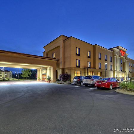 Hampton Inn Кросвил Екстериор снимка