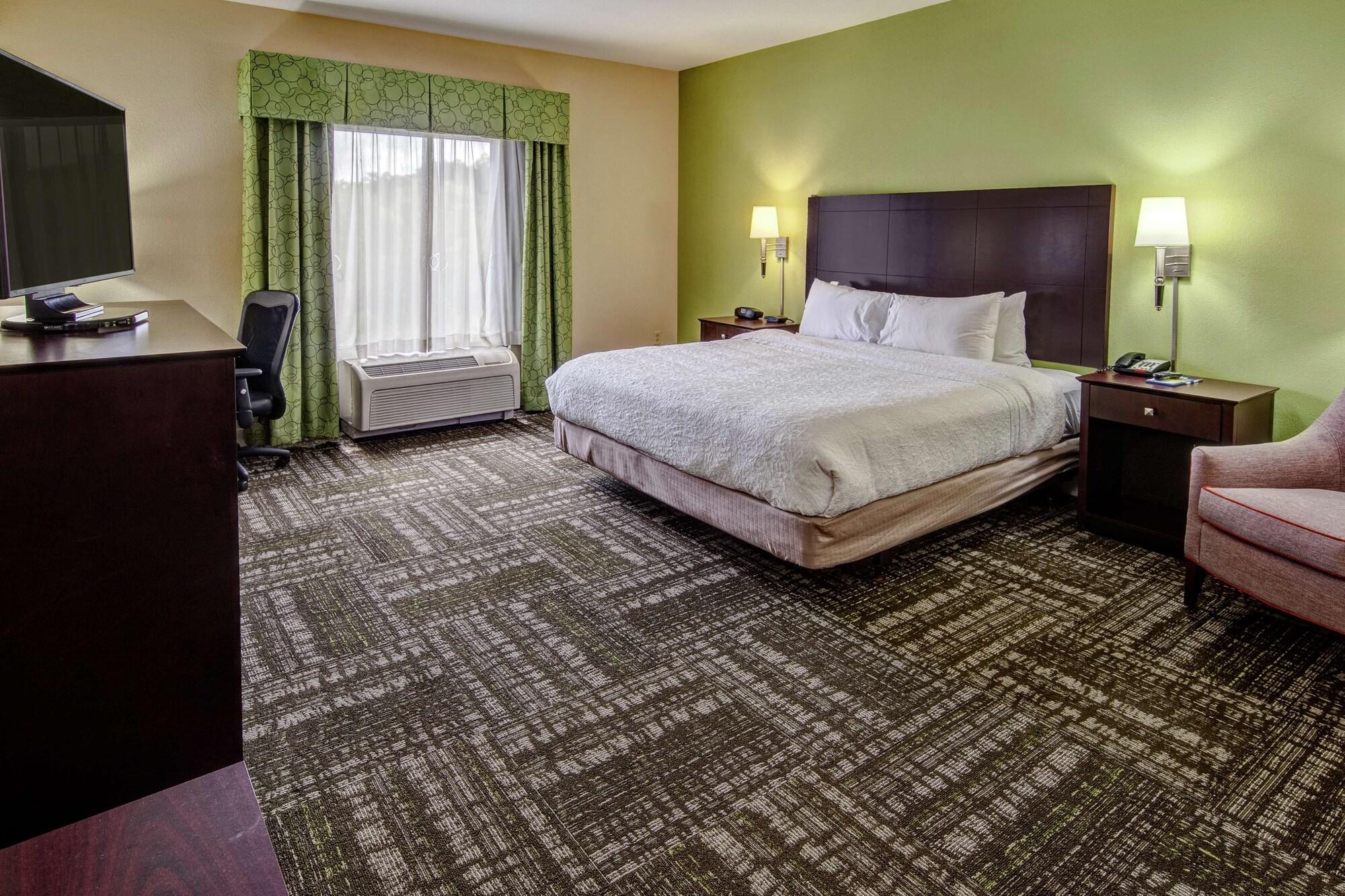 Hampton Inn Кросвил Екстериор снимка
