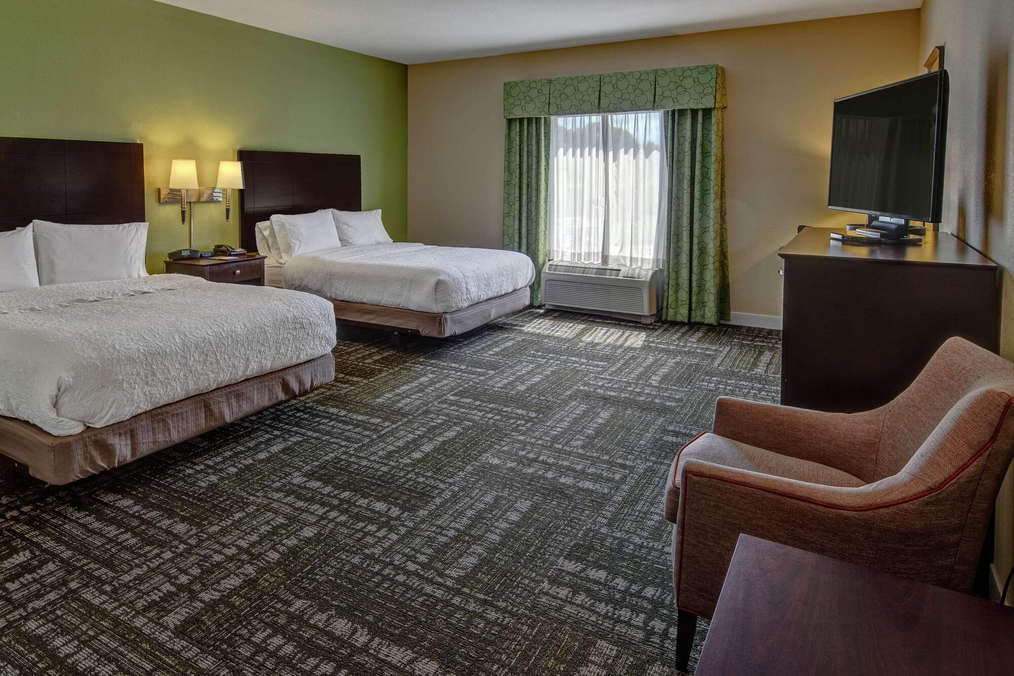 Hampton Inn Кросвил Екстериор снимка