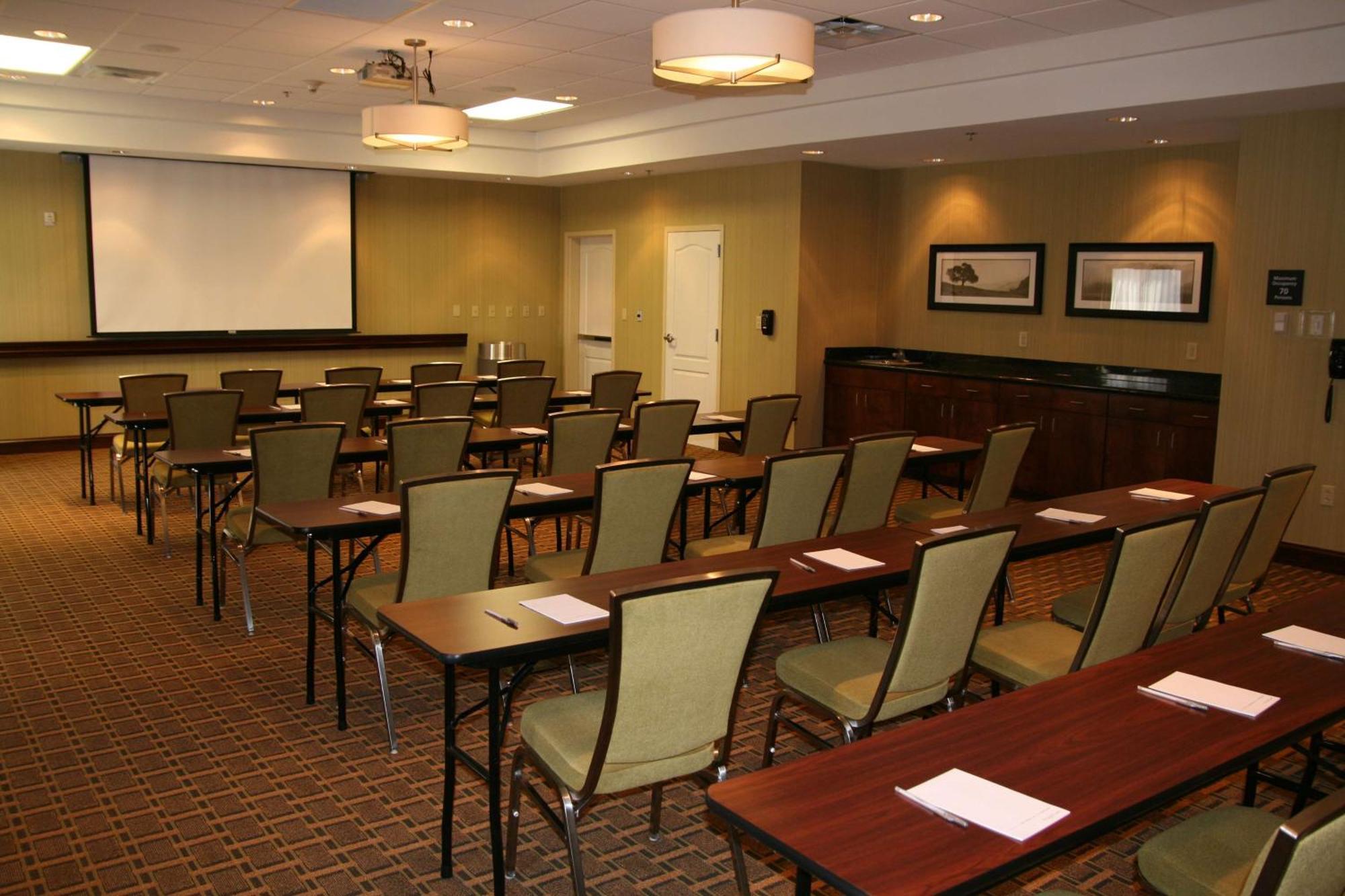 Hampton Inn Кросвил Екстериор снимка
