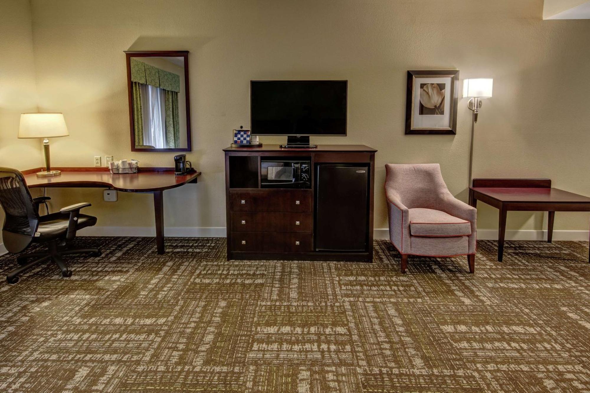 Hampton Inn Кросвил Екстериор снимка