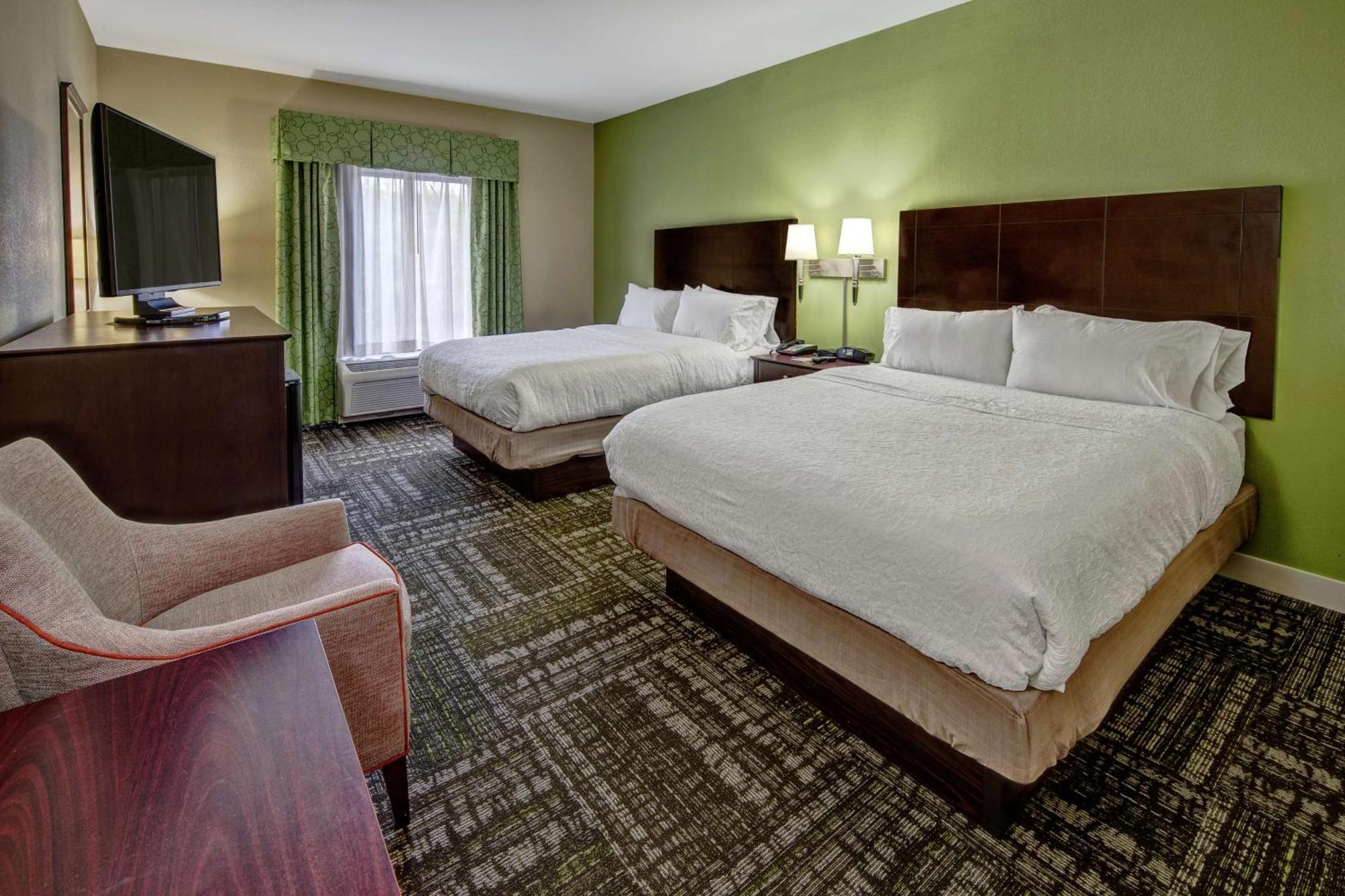 Hampton Inn Кросвил Екстериор снимка