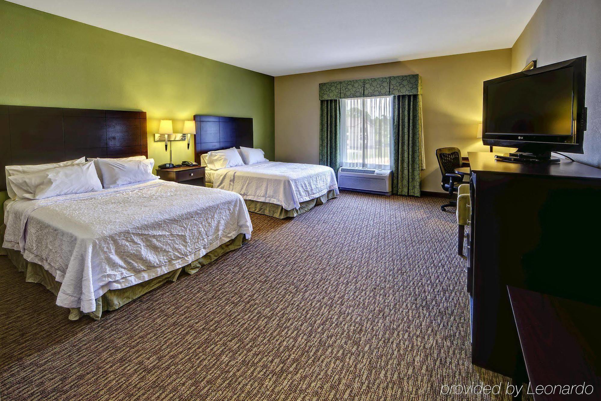 Hampton Inn Кросвил Екстериор снимка