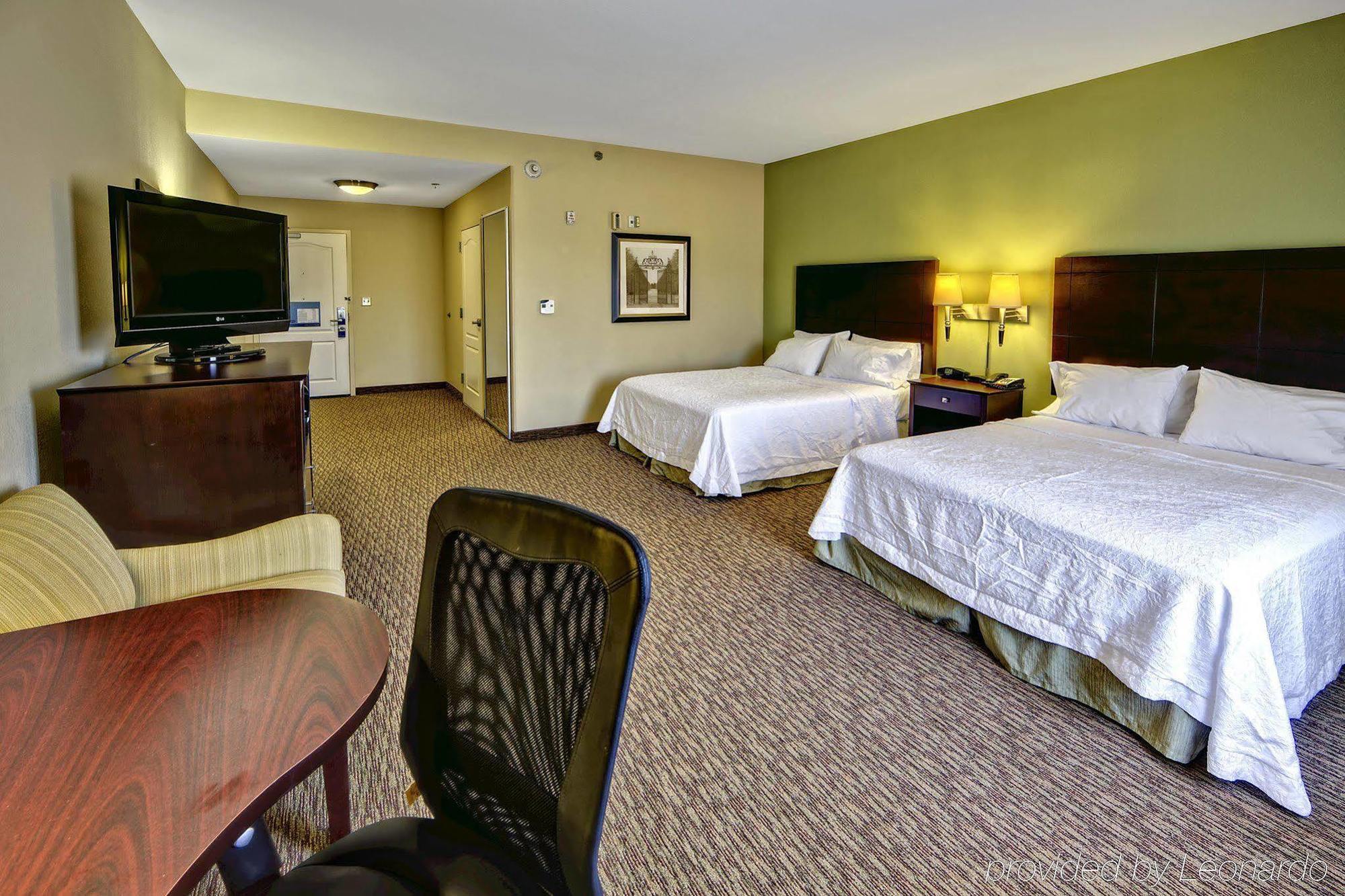 Hampton Inn Кросвил Екстериор снимка