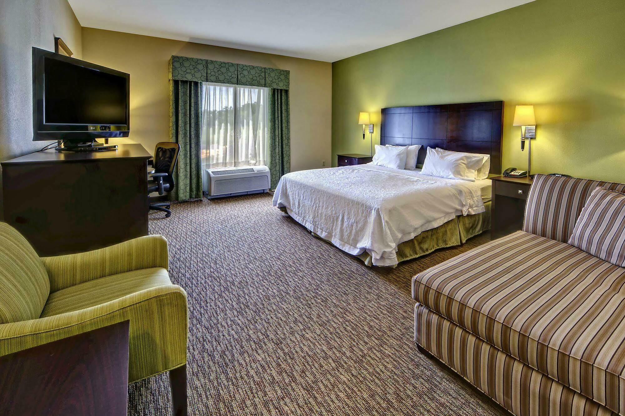 Hampton Inn Кросвил Екстериор снимка